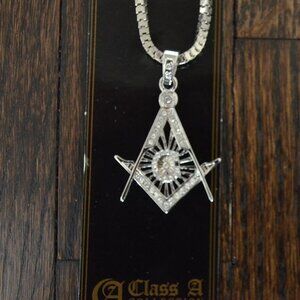 Lot of 10 Free Mason Masonic pendant necklace in silver color original package